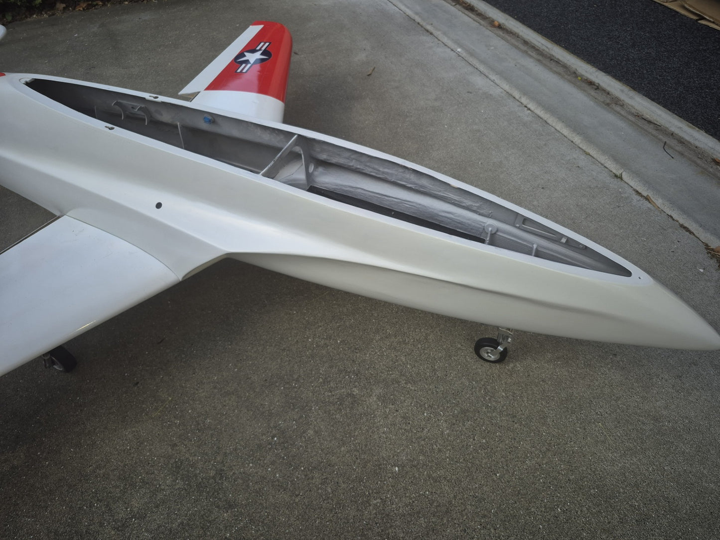 Tomahawk Futura w/JP ER150 Retracts