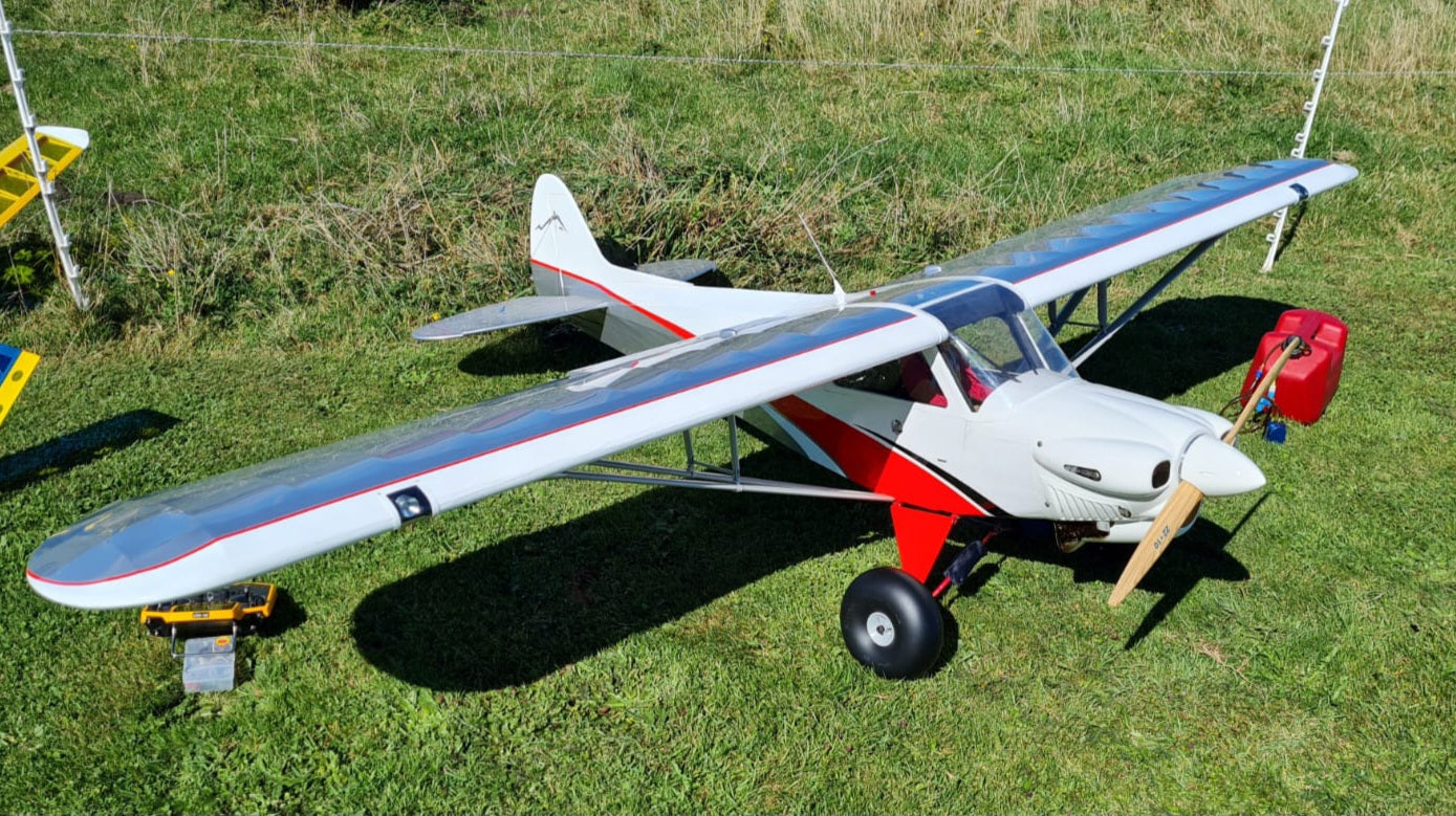 Hangar 9 X-Cub, DLE60 Twin & Savox Servos (plus more!) - Very Low Time!!!!