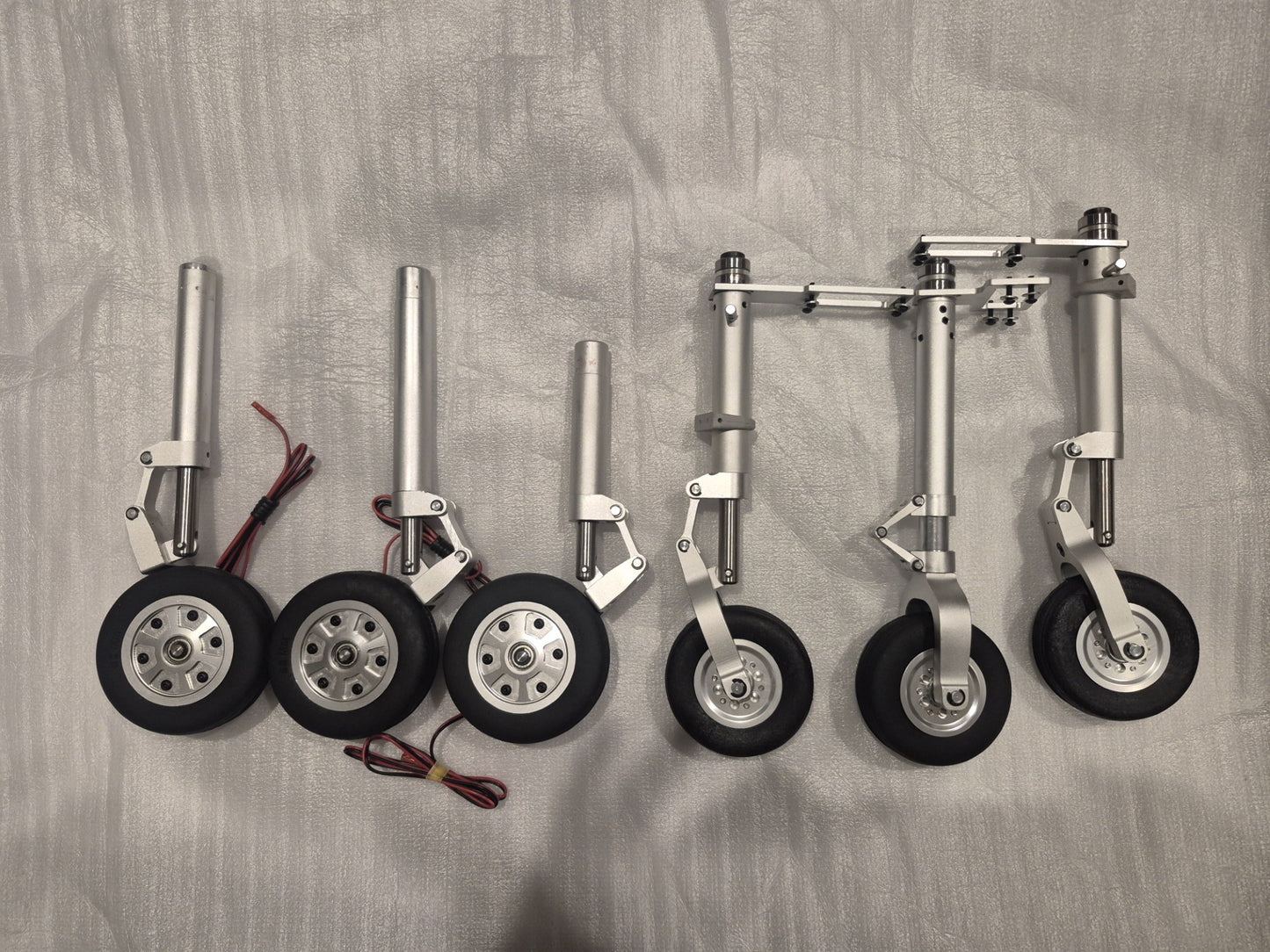 Phoenix Large/Giant Scale 19mm Oleos - Various Mains & Nose Available!
