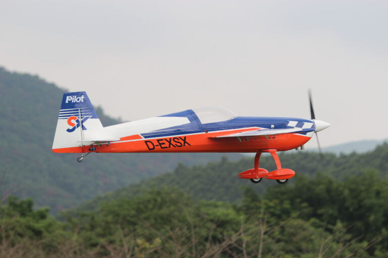 Pilot RC Extra 330SX 103" 120cc
